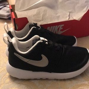 Nike Roshe One (TDV) size 10C